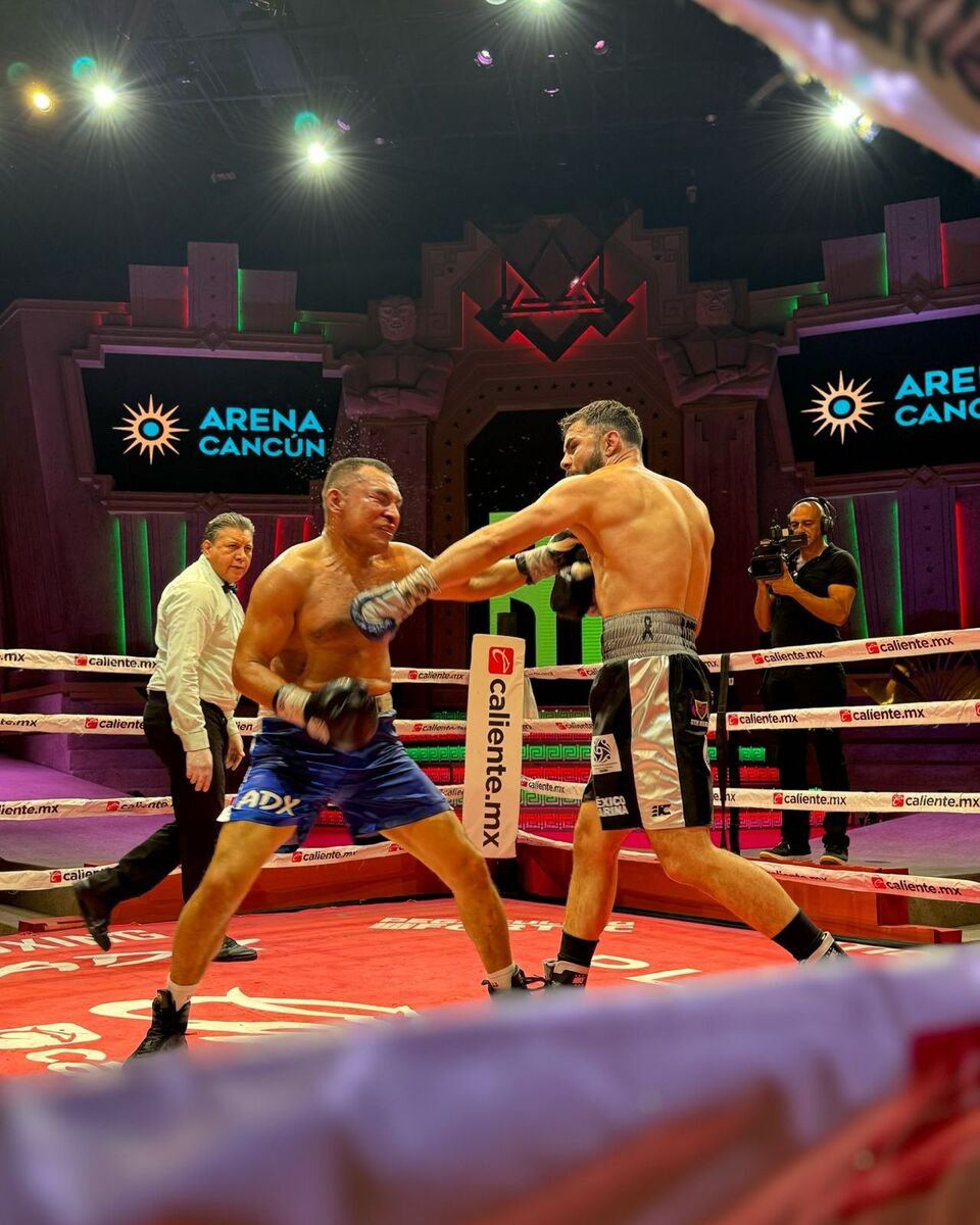 Héctor 'El Diamante' Aguirre brilla en su debut profesional con victoria unánime