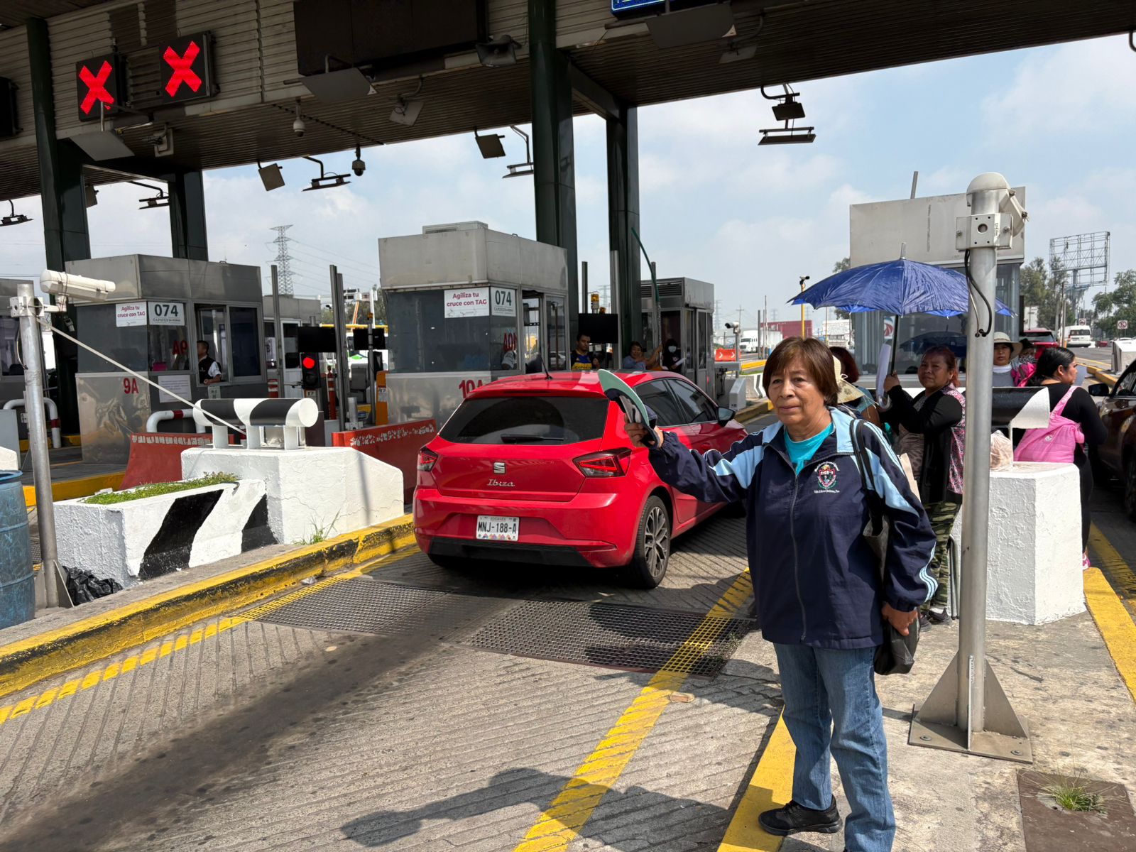 Los manifestantes que exponen presuntas irregularidades por parte del gobierno de Tultitlán / Foto Arturo Contreras