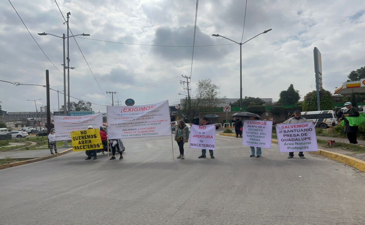 El bloqueo a la circulación es de forma intermitente / Foto Arturo Contreras