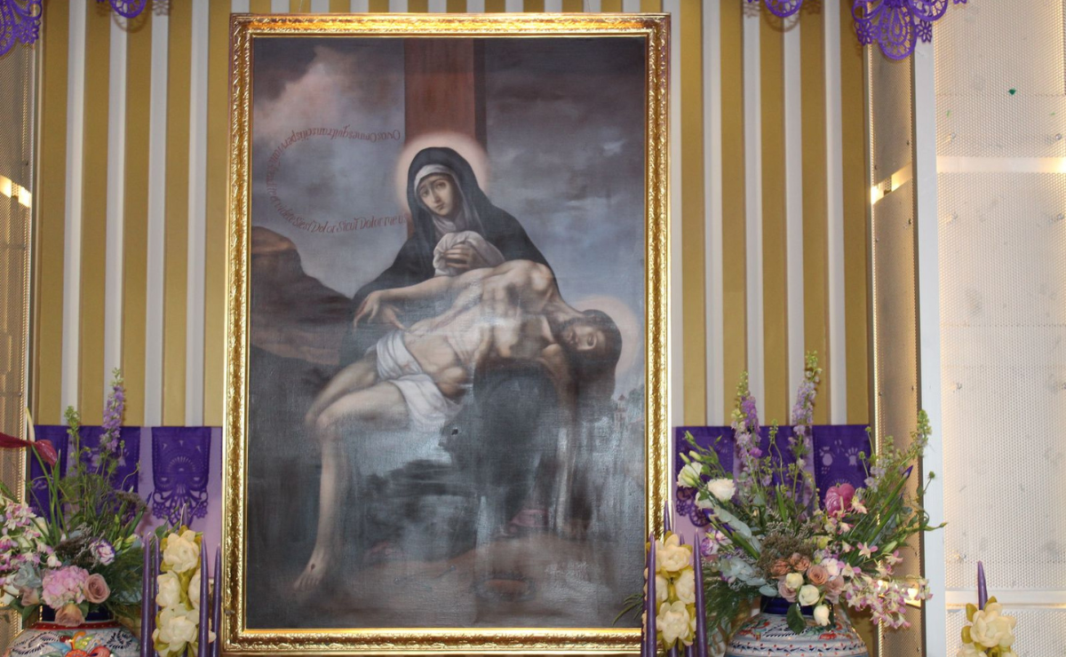 El Centro Tolzú se une a la tradición del Altar de Dolores, ofreciendo a los visitantes un espacio para la reflexión y el encuentro con esta manifestación de fe. Foto: Karen Aldama