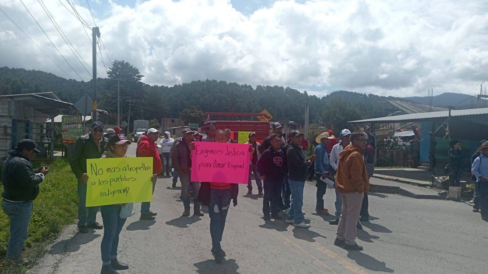 Vecinos y amigos de Omar se manifestaron en el municipio de Temascaltepec / Foto Especial