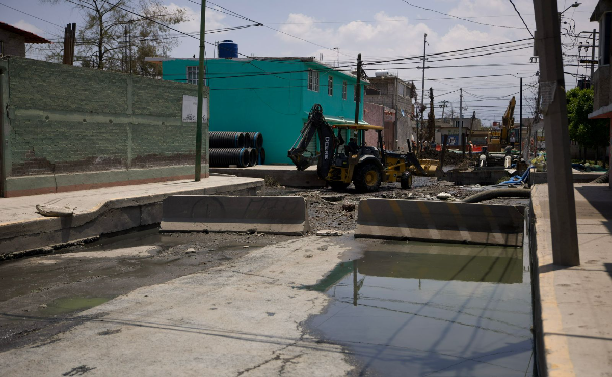 Se secan calles inundadas en Chalco tras ruptura de manguera