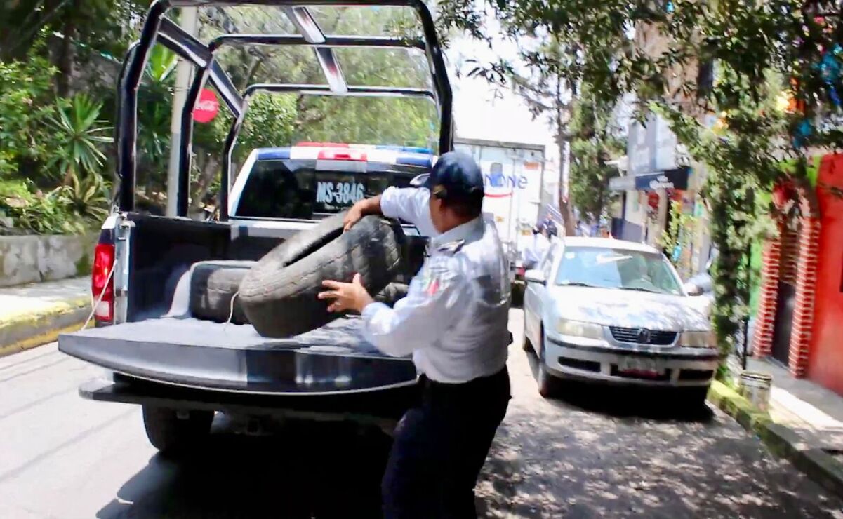 Este miércoles se realizó el retiro de objetos para apartar lugares utilizados por particulares de valet parking en la colonia La Florida / Foto: Especial
