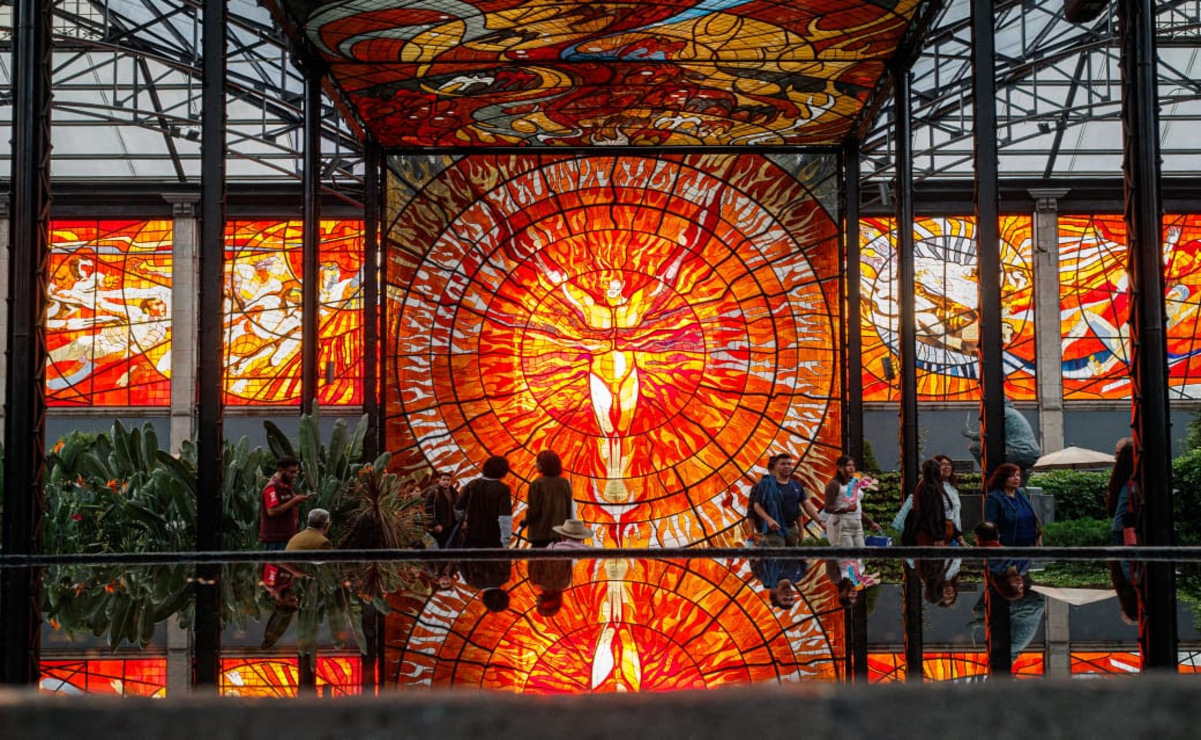 La puesta del sol correspondiente al equinoccio de primavera ilumina el vitral del “Hombre de fuego”. Foto: Especial