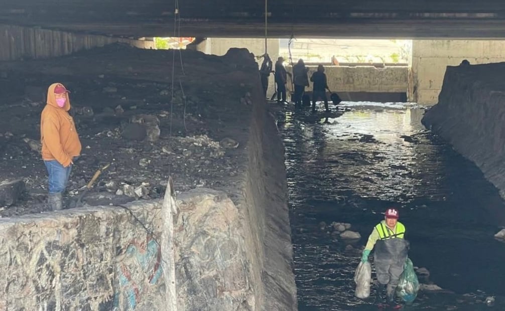 El municipio reforzó su parque vehicular con camiones vactor y maquinaria especializada para el desazolve inmediato antes y durante las tormentas. Foto Especial