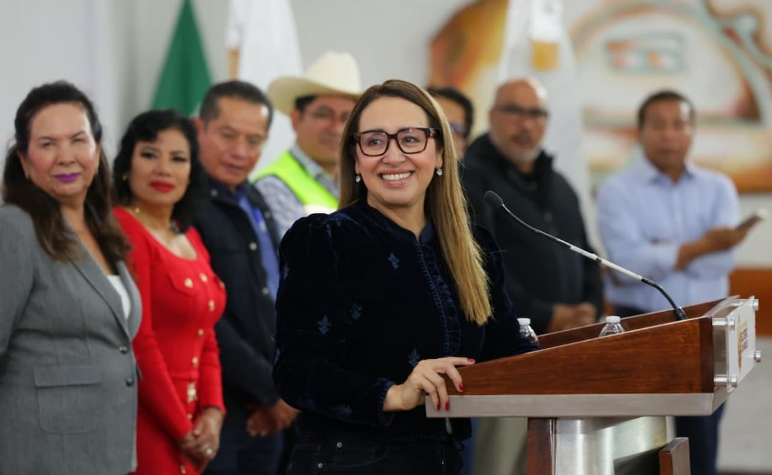 La alcaldesa de Ecatepec, Azucena Cisneros Coss, durante su conferencia semanal donde informó sobre los avances del municipio. Foto Especial