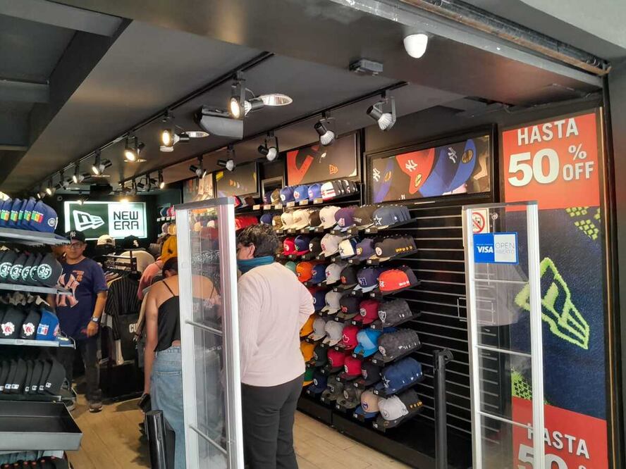 La recomendación para los consumidores es planear, comparar, comprar en negocios formales y solicitar comprobante. Foto: Claudia Rodríguez/ El Universal