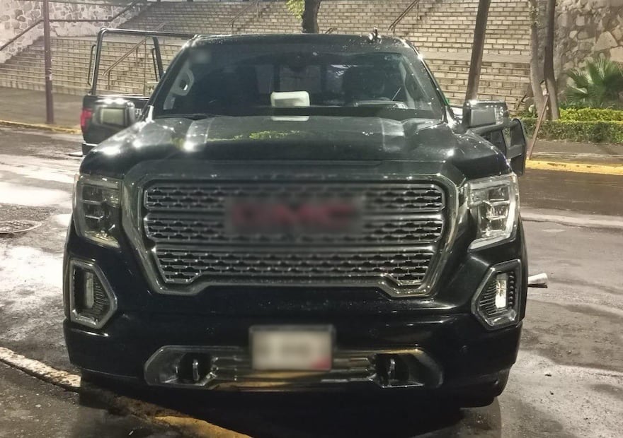 La camioneta fue detenida durante la persecución en Naucalpan. Foto especial