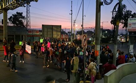 Empleados sindicalizados bloquean principales vías de Ecatepec