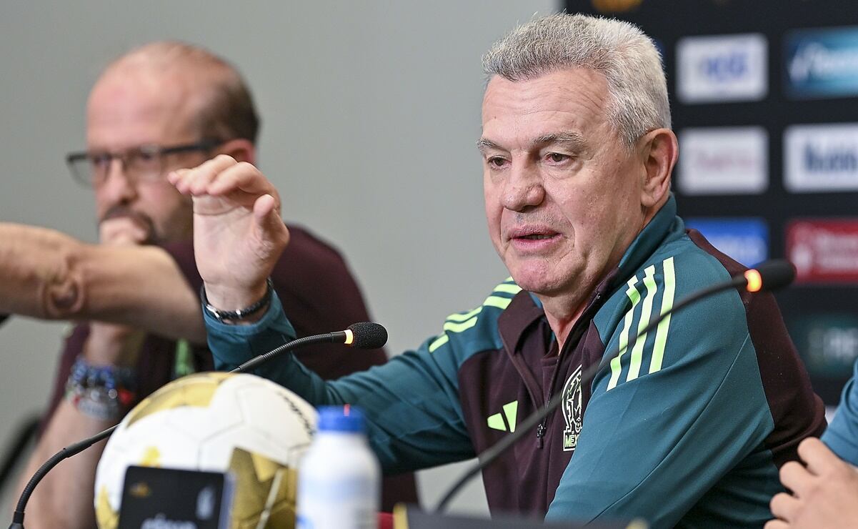Javier Aguirre en conferencia de prensa, previo al debut de la Selección Mexicana en la Copa Oro - Foto: Imago7