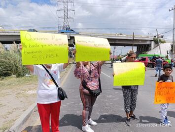 Caos en la Lechería-Texcoco por falta de agua en Ecatepec