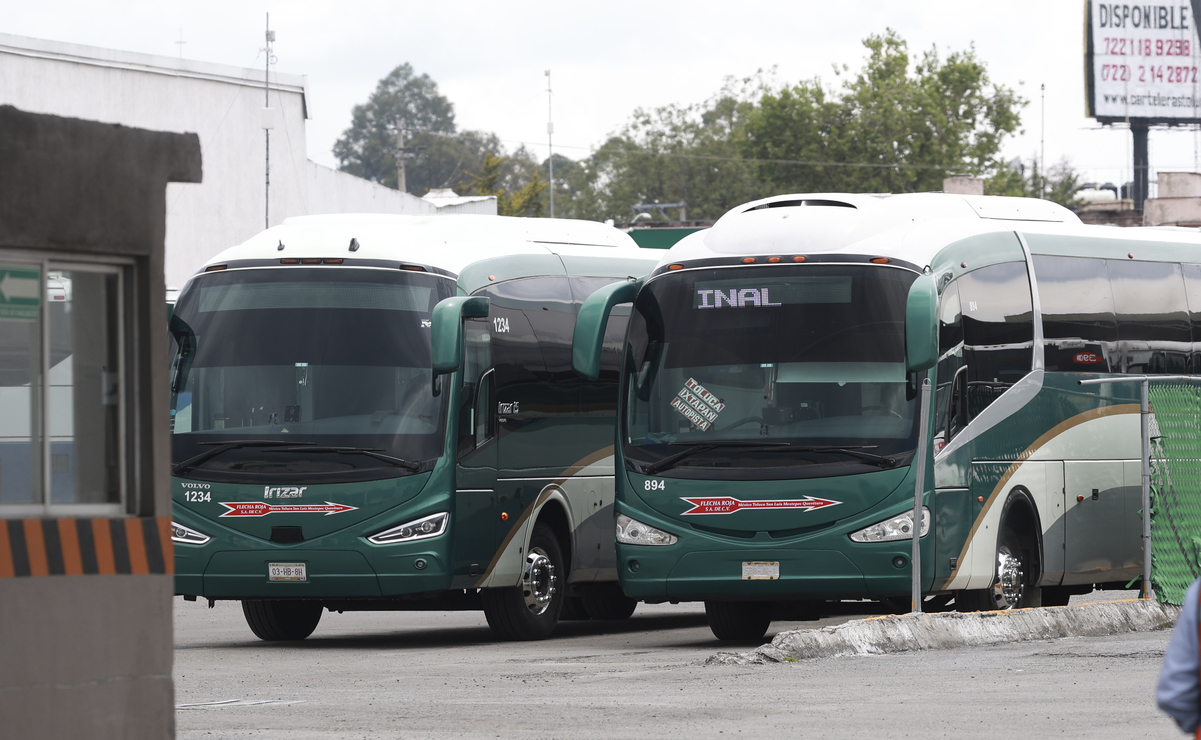 El autotransporte de pasaje y turismo no puede parar / Foto Alejandro Vargas