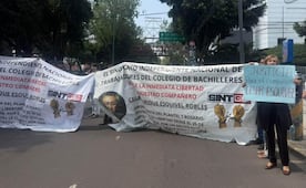 Bloquean periférico norte para exigir libertad de trabajador del colegio de bachilleres