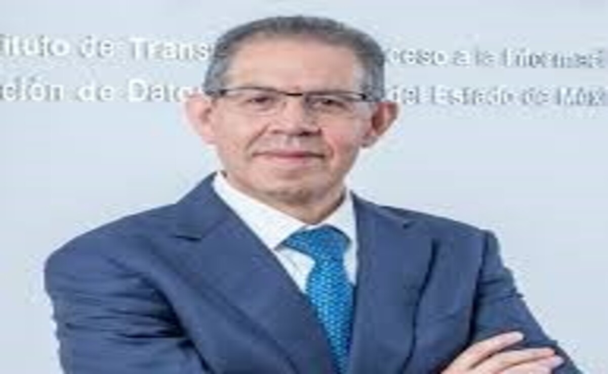 José Martínez Vilchis, presidente del Instituto de Transparencia, Acceso a la Información Pública y Protección de Datos Personales del Estado de México y Municipios, tiene un sueldo de 99 mil 956 pesos / Foto: Especial