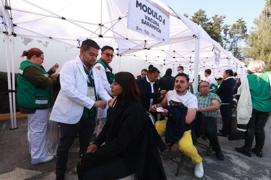 Durante 2025 y 2026 se han administrado 1.5 millones de vacunas, lo que representa el 10% del esfuerzo nacional para erradicar el brote. Foto Alejandro Vargas / El Universal