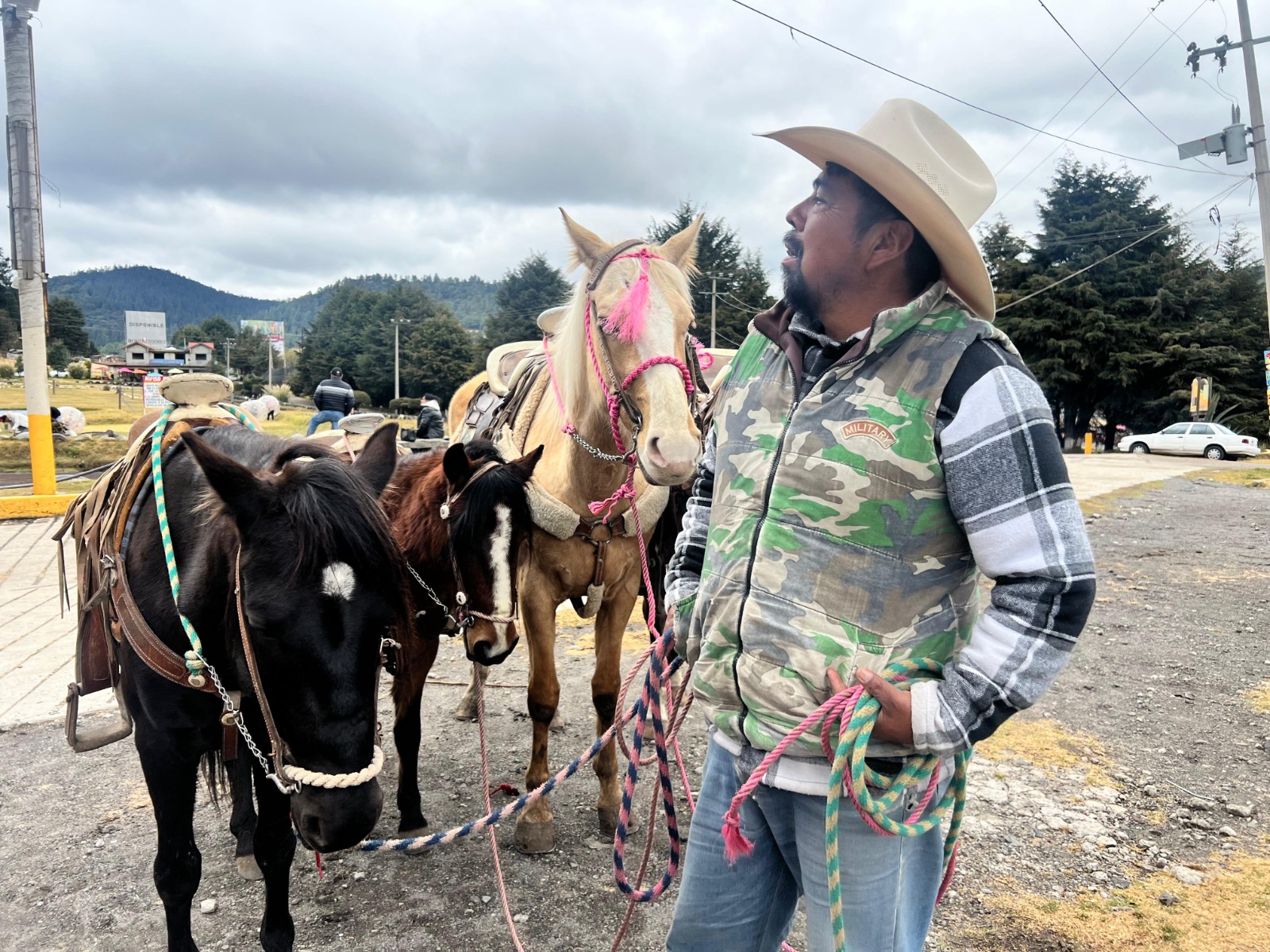 La belleza natural de La Marquesa se disfruta al máximo a caballo. Un paseo inolvidable para grandes y chicos. Foto Alejandro Vargas