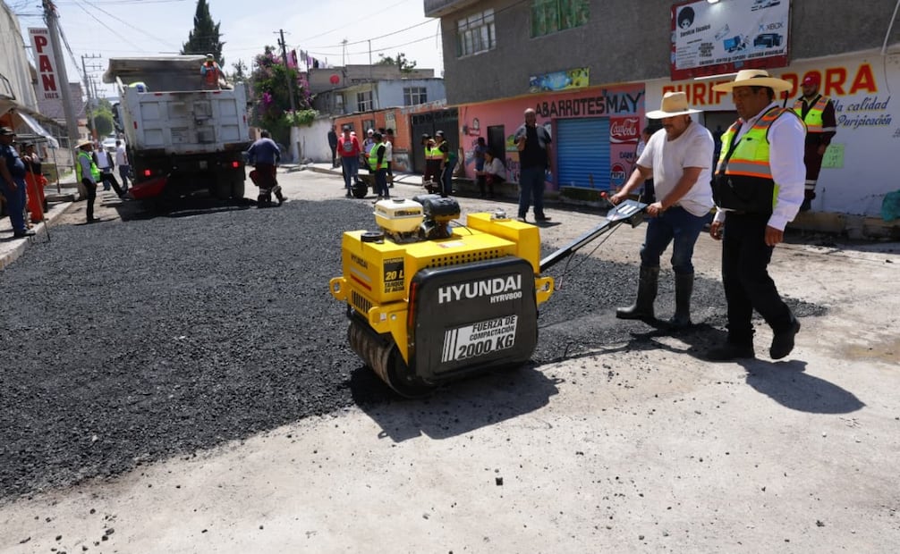 Habitantes y autoridades locales unieron fuerzas en Santa María Chiconautla para dar inicio al programa "Domingos de Bachetón". Foto Especial