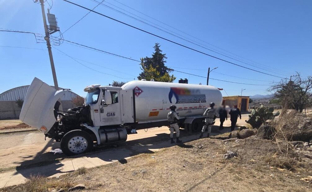 Elementos de la SSEM, Guardia Nacional y policía municipal coordinaron el golpe al "huachigas" en Polotitlán. Foto Especial