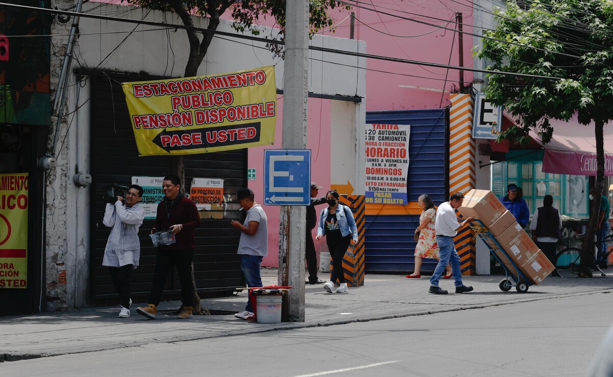 Aproximadamente el 45 por ciento de los estacionamientos en centros comerciales y de servicios no cuentan con un sistema gratuito. Foto: Alejandro Vargas