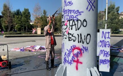 Continúan labores de limpieza tras marchas del 8M en Toluca