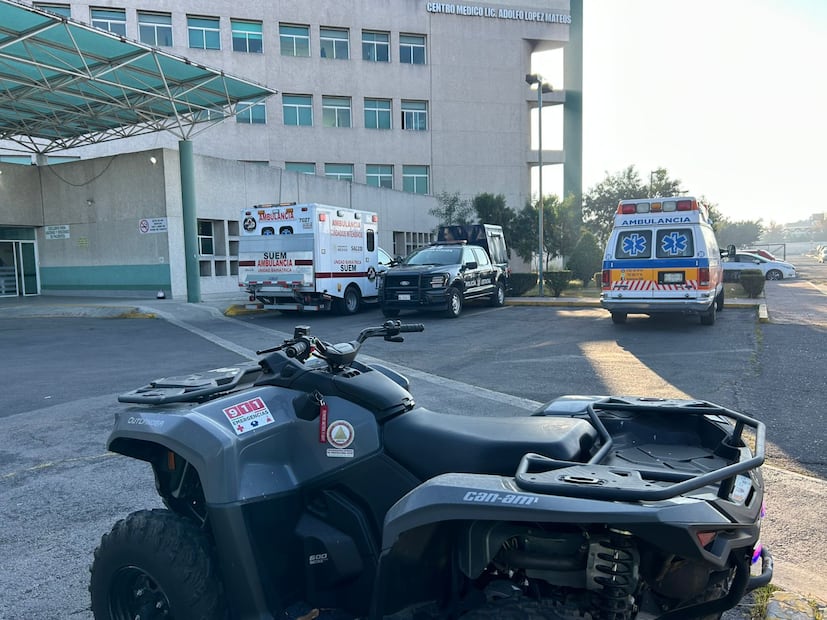 En Tlalnepantla, cuerpos de emergencia atendieron reportes de crisis nerviosas y caída de vidrios en centros comerciales tras sonar la alerta sísmica. Foto Especial