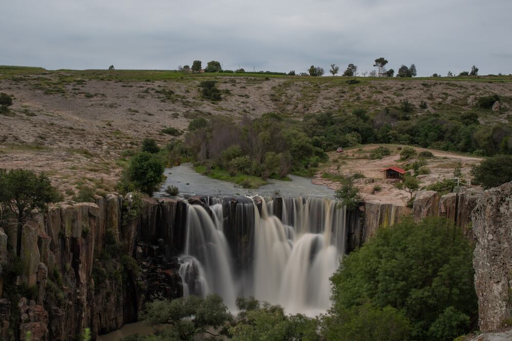 Las presas de Ñadó y El Molino, que abastecen a las cascadas, registran niveles de almacenamiento del 73% y 89% / Foto Arturo Hernández
