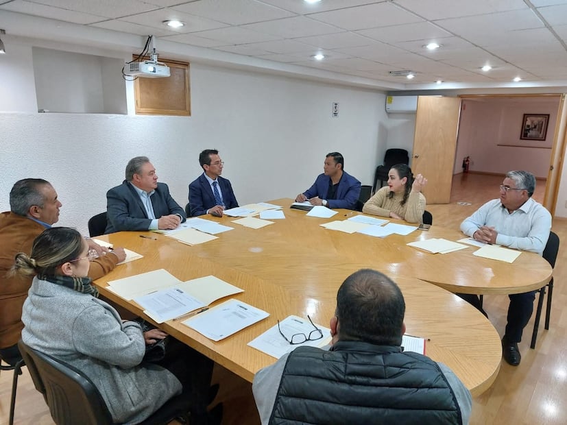 A través de sus sedes en Toluca, Naucalpan y Chalco, la Contraloría supervisa el actuar de servidores públicos en los 125 municipios mexiquenses. Foto Especial