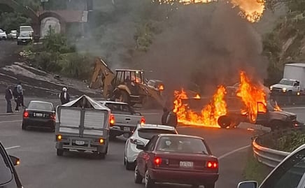 Bloqueo en la carretera México-Toluca: Protesta contra la tala clandestina desata la quema de vehículos en Ocoyoacac