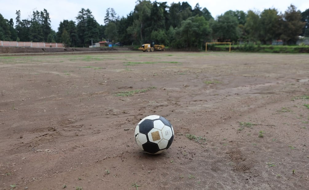 Los ayuntamientos firmaron convenios de seguimiento para garantizar el mantenimiento técnico y deportivo de los nuevos espacios. Foto Especial