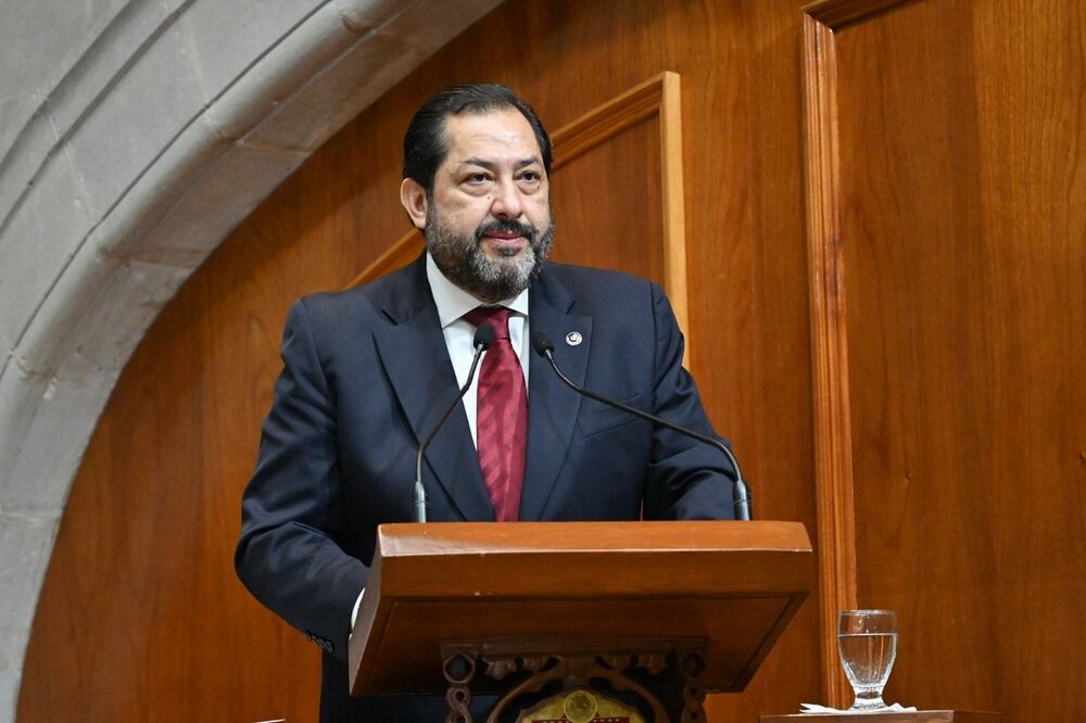Al rendir su informe de resultados al frente de la Junta de Coordinación Política (Jucopo) de la LXII Legislatura mexiquense, el diputado Francisco Vázquez aseguró que en el Congreso mexiquense la transformación avanza con responsabilidad y espíritu republicano, con diálogo entre todas las fuerzas políticas y con resultados para la población