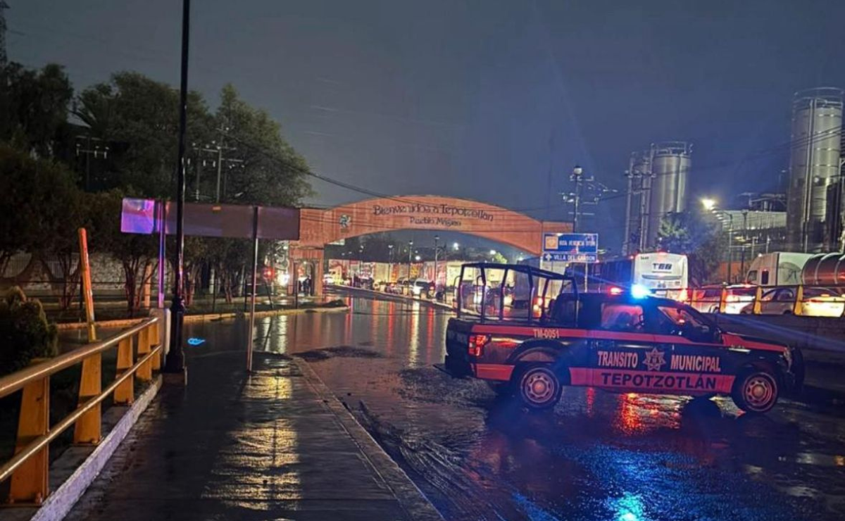 Tepotzotlán bajo el agua: La México-Querétaro, un infierno vial por lluvias y tráfico pesado. Foto: Especial