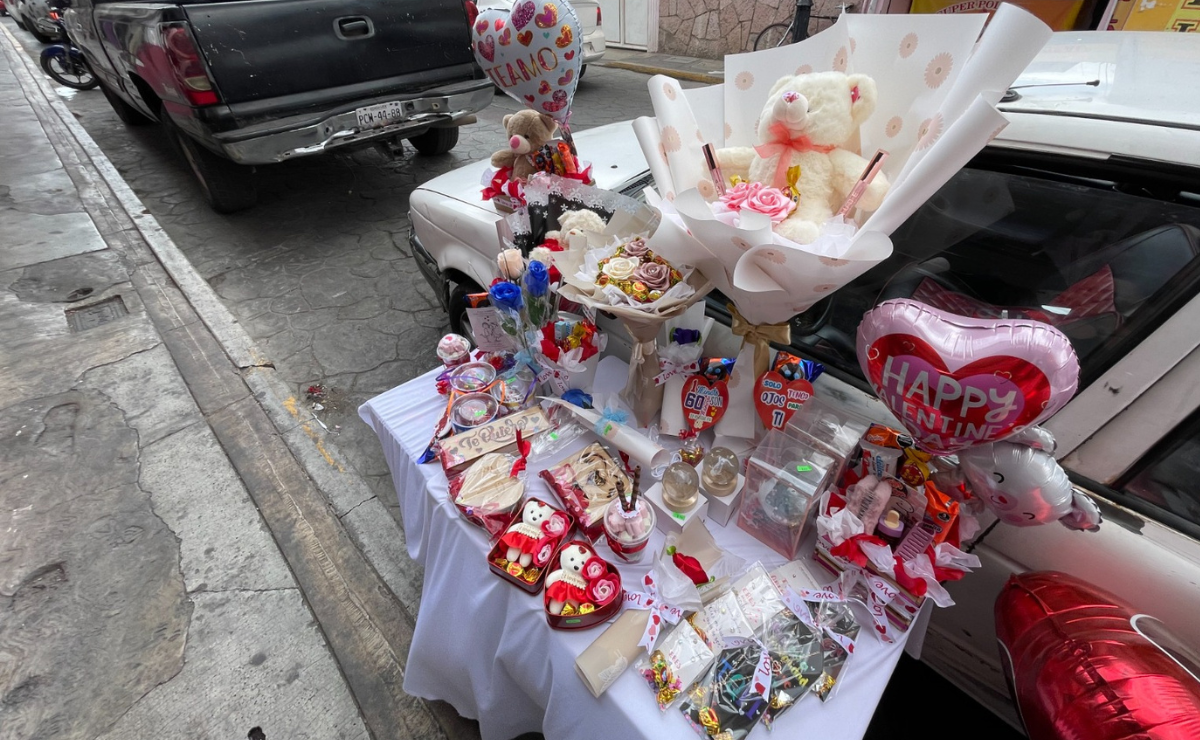 A pesar de la inflación, los mexiquenses encuentran alternativas creativas para expresar su cariño en San Valentín. Foto: Michelle Sánchez