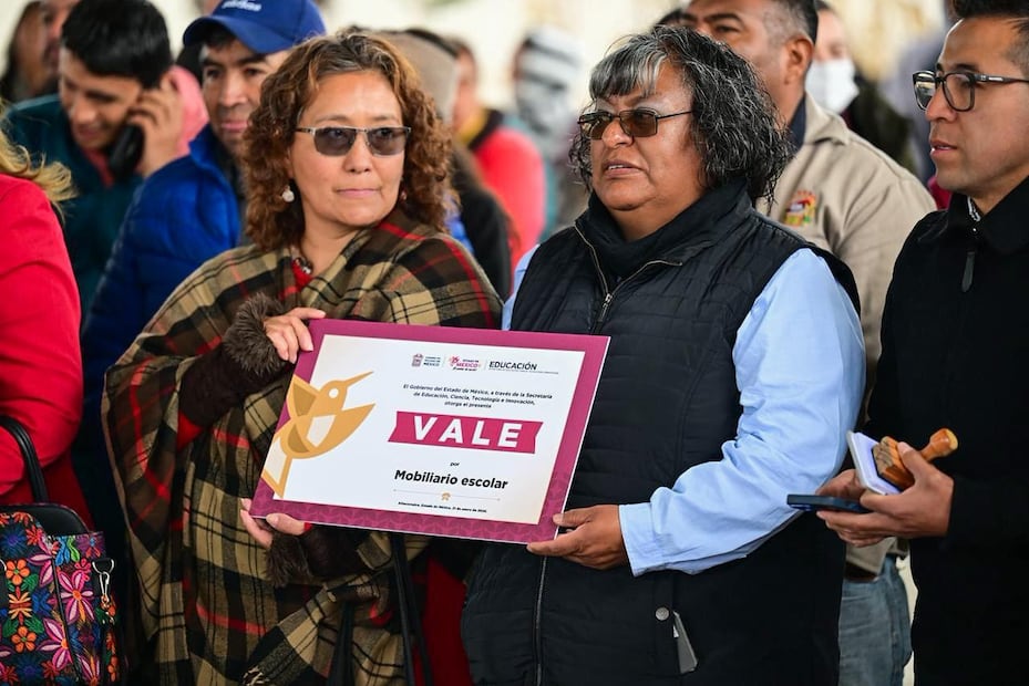 El esquema "Servir para el Bienestar" entregó más de 3 mil 600 apoyos funcionales, como sillas de ruedas, a personas con movilidad limitada en todo el estado. Foto Alejandro Vargas / El Universal