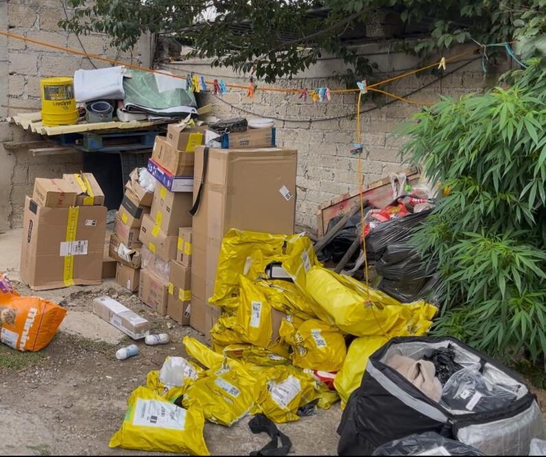 Tultitlán, Mex.- Un cargamento robado con mercancía repartida por la empresa Mercado Libre, fue localizado y recuperado al interior de un domicilio ubicado en la colonia Solidaridad Tercera Sección.