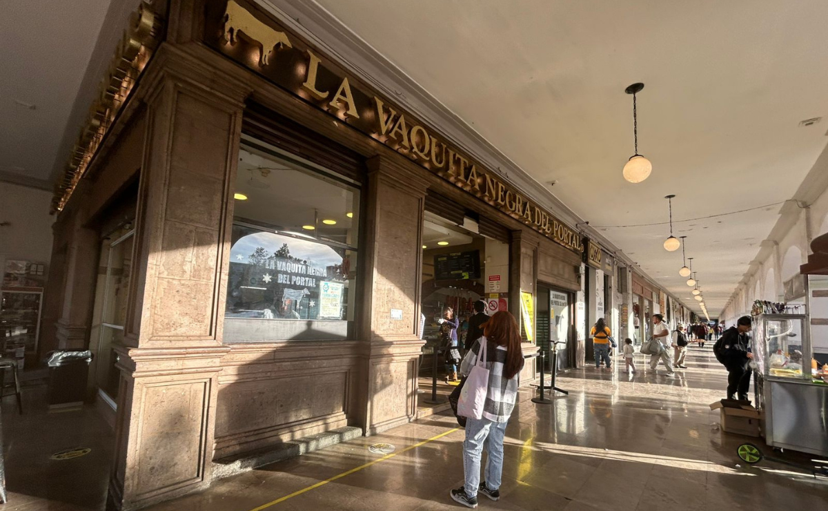 El gobierno del Estado de México y la COFEPRIS sellan un acuerdo crucial en Toluca para agilizar trámites y reforzar la transparencia en el control sanitario. Foto: Archivo