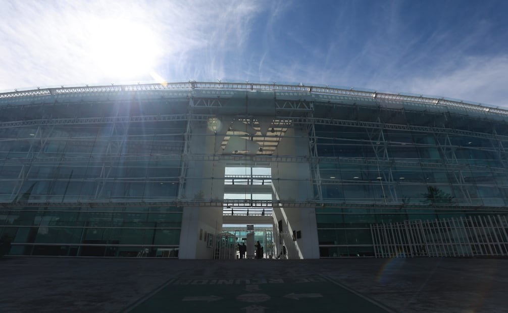 Personal del INE y el IEEM trabajan de la mano para validar que los 50 mil afiliados de "PODEMOS" sean ciudadanos reales y vigentes. Foto Alejandro Vargas / El Universal