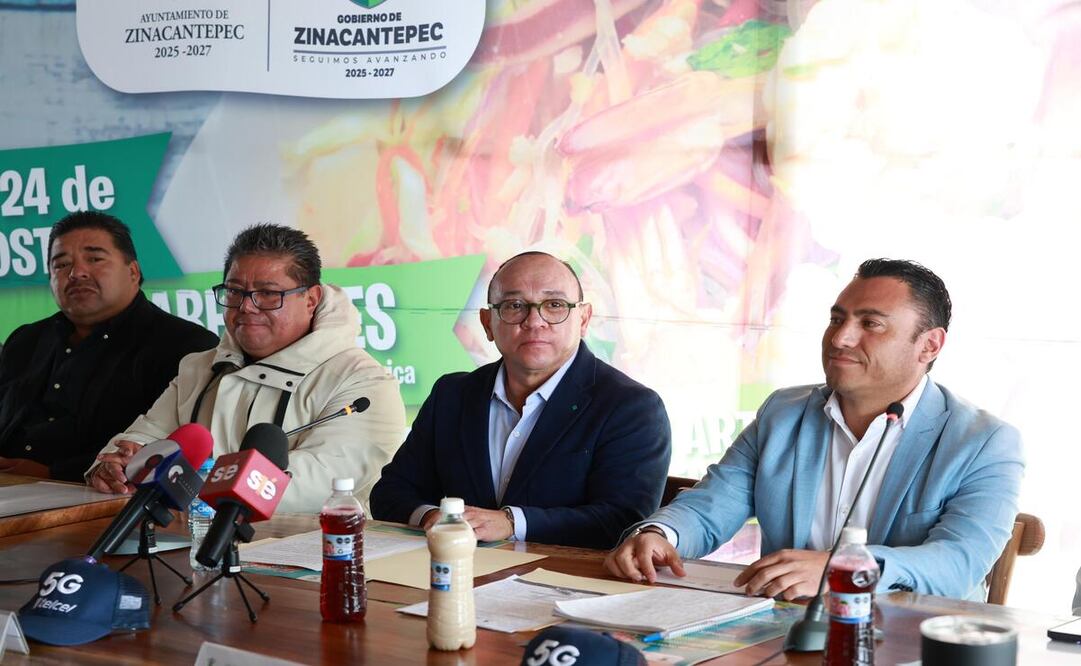 El presidente municipal Manuel Vilchis Viveros, detalló que la Feria del Marisco se desarrollará en dos pabellones el tradicional de San Luis Mextepec y el pabellón de Zinacantepec. Foto: Alejandro Vargas / El Universal Estado de México