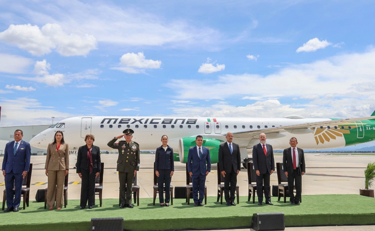 Con Claudia Sheinbaum y Delfina Gómez, Mexicana de Aviación estrena su flota con un moderno Embraer. Foto: Especial