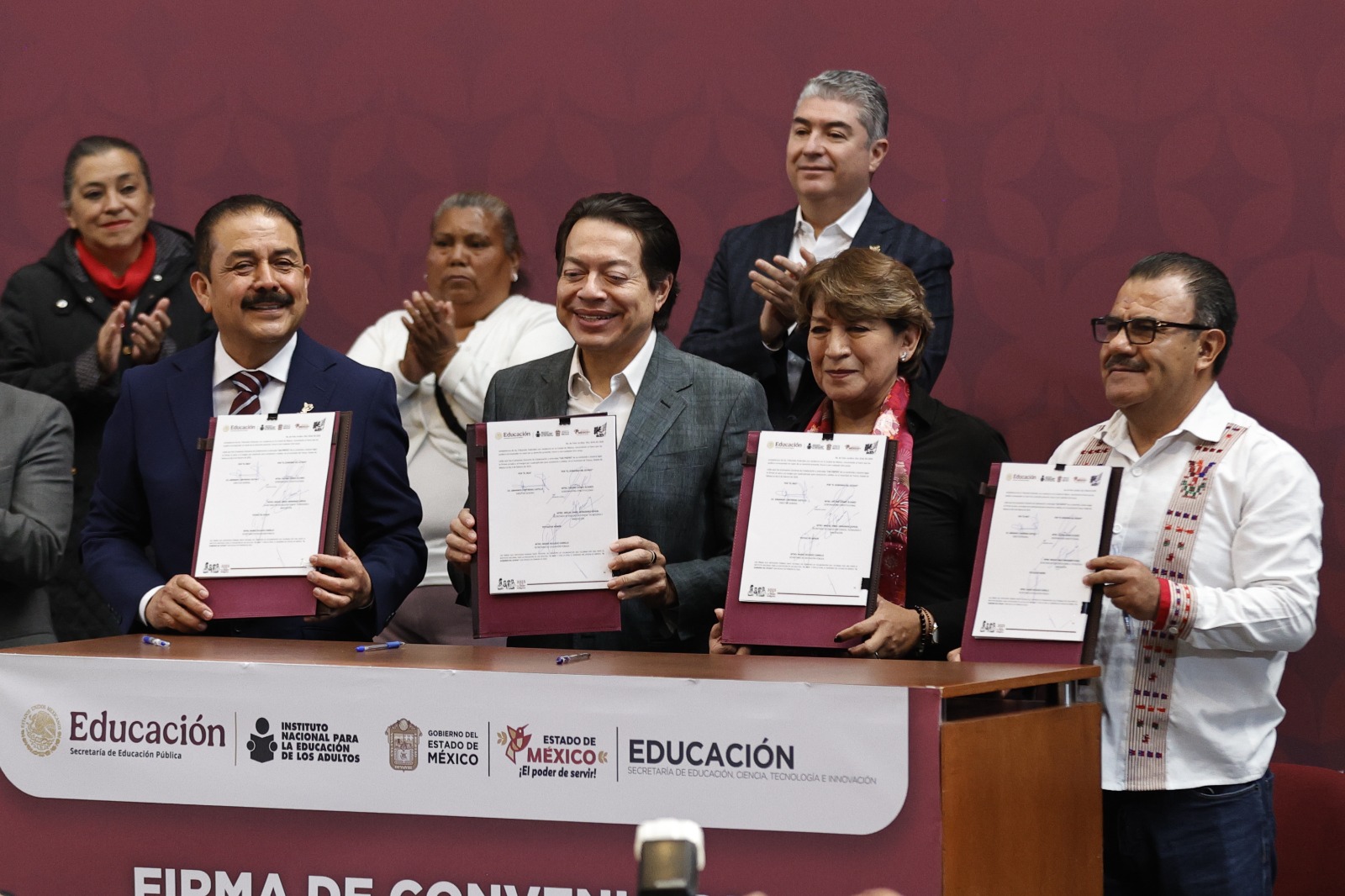 Más de 300 mil personas no saben leer ni escribir. La campaña busca reducir esta cifra. Foto Jorge Alvarado