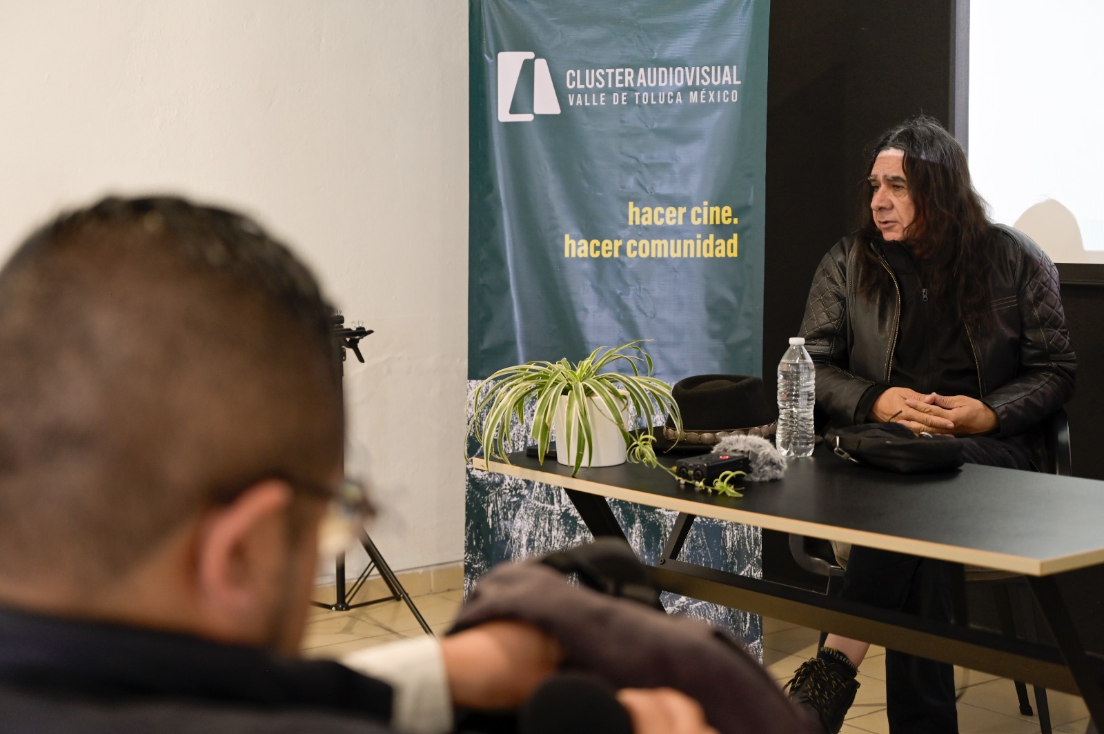 ¡El cine cooperativo llega a Toluca! José Campusano impulsa el cine comunitario en la ciudad. Foto Especial