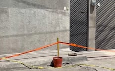 Evacúan a 62 personas por socavón gigante en la Benito Juárez; demolerán vivienda afectada en Naucalpan