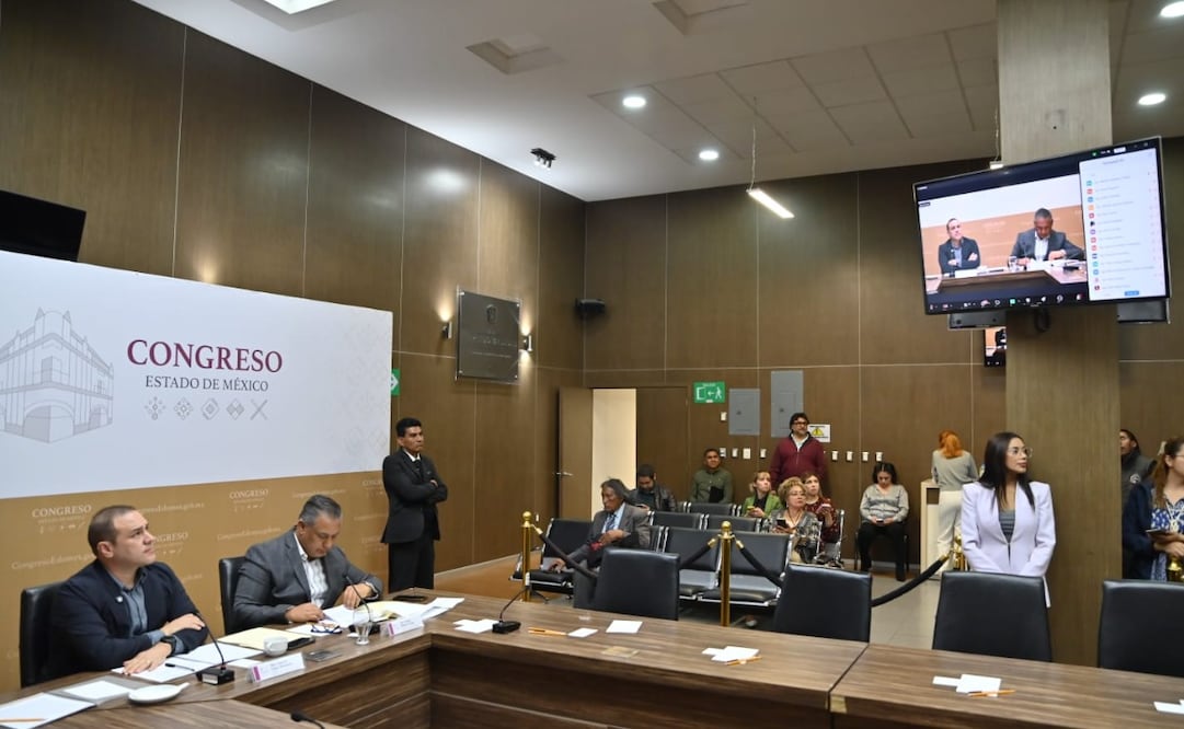 El Congreso del Estado de México analiza mecanismos para frenar la crisis financiera provocada por los adeudos eléctricos municipales. Foto Especial