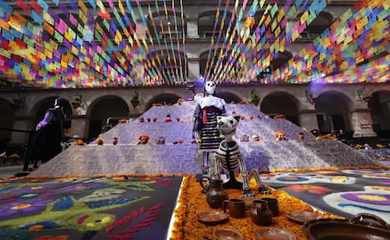 2 mil almas visitan la Ofrenda Monumental de Palacio de Gobierno en Toluca