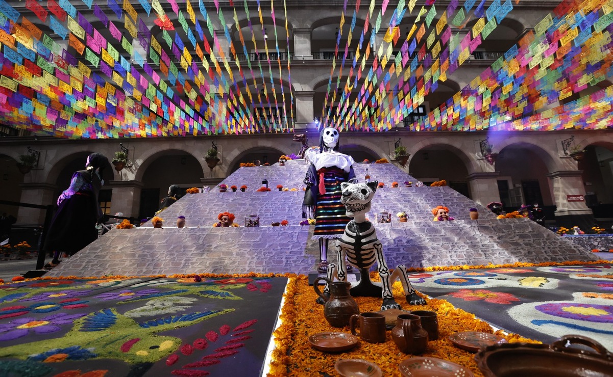 2 mil almas visitan la Ofrenda Monumental de Palacio de Gobierno en Toluca