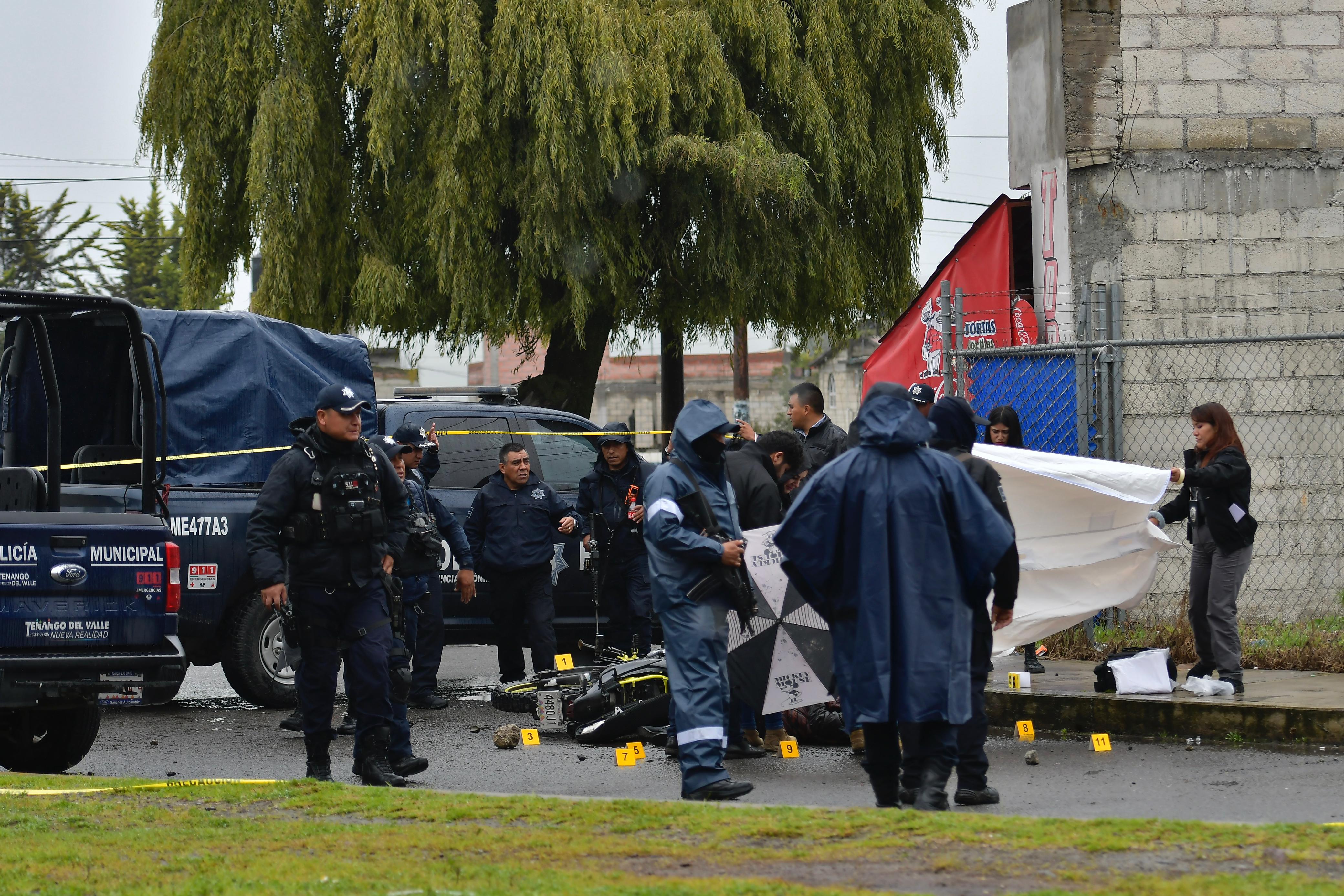 Pareja es atacada a balazos y pierden la vida en Tenango del Valle