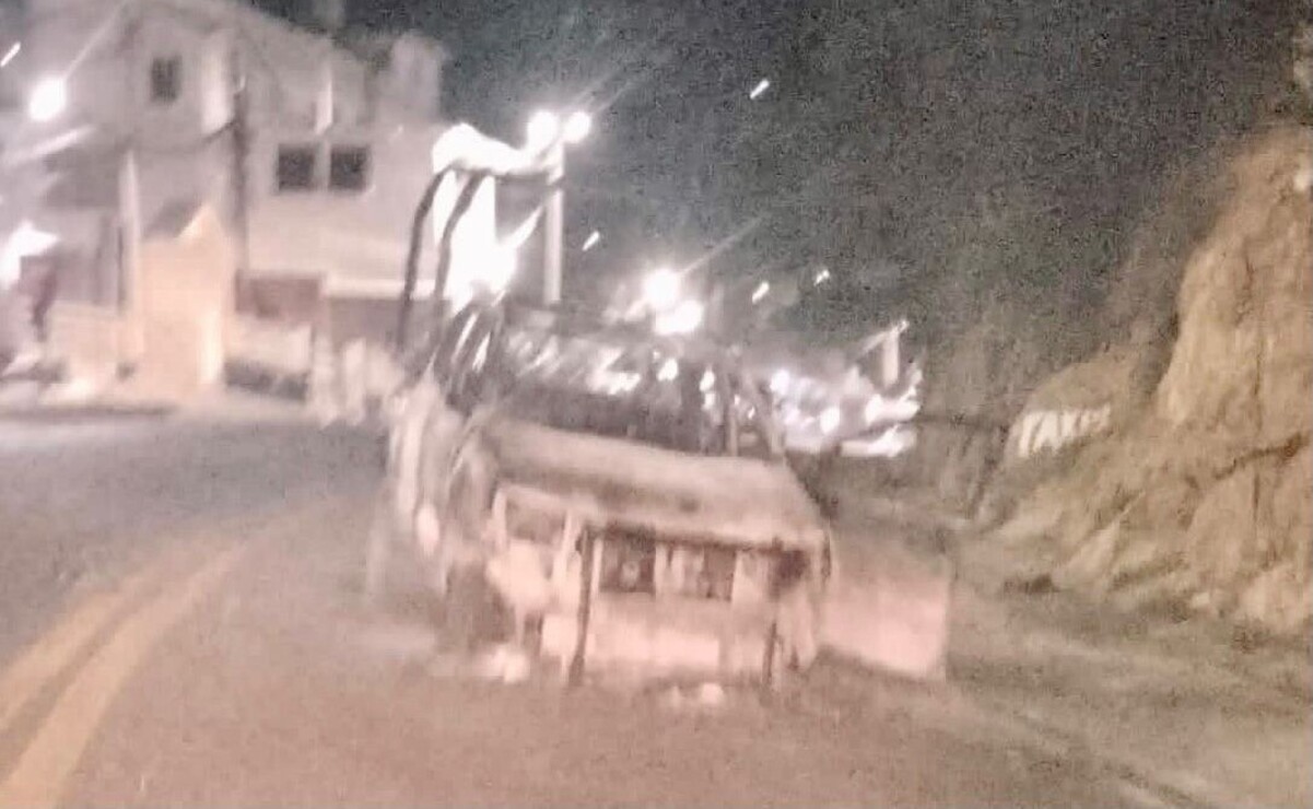 La noche del domingo pasado, pobladores de San Francisco Chimalpa bloquearon la carretera Naucalpan-Toluca. Foto: Especial