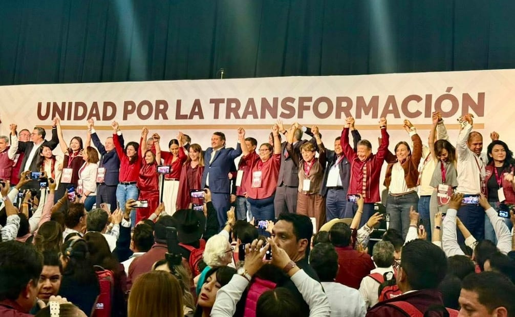 La gobernadora Delfina Gómez destaca la trayectoria de Ariadna Montiel como pieza clave para el crecimiento de Morena. Foto Especial