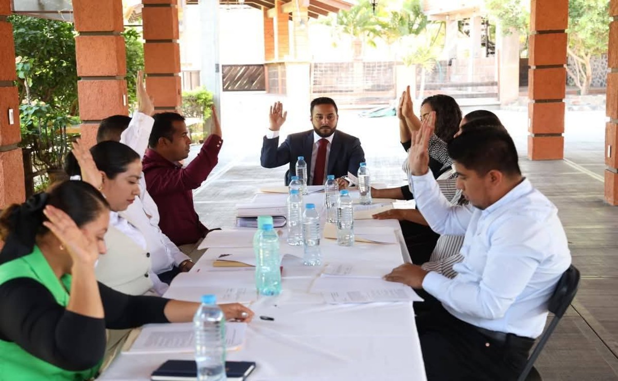 Edder Jaimes Garduño toma la presidencia de Luvianos y los habitantes protestan en contra. Foto: Especial