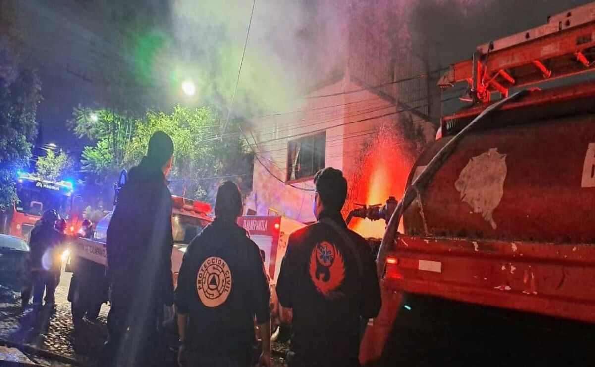 Bomberos logran sofocar incendio en taller de Tlalnepantla