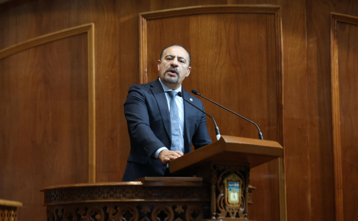 El congresista de Morena, Miguel Gutiérrez Morales, impulsa una ley para proteger a los propietarios de inmuebles en Chalco y el Edomex. Foto: Especial